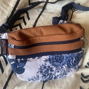 Jansport Blue and White Floral Fanny Pack